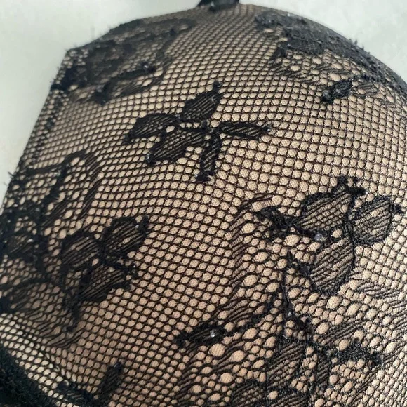 Victoria’s Secret bra’s 3 in good condition. 34C - Picture 4 of 8